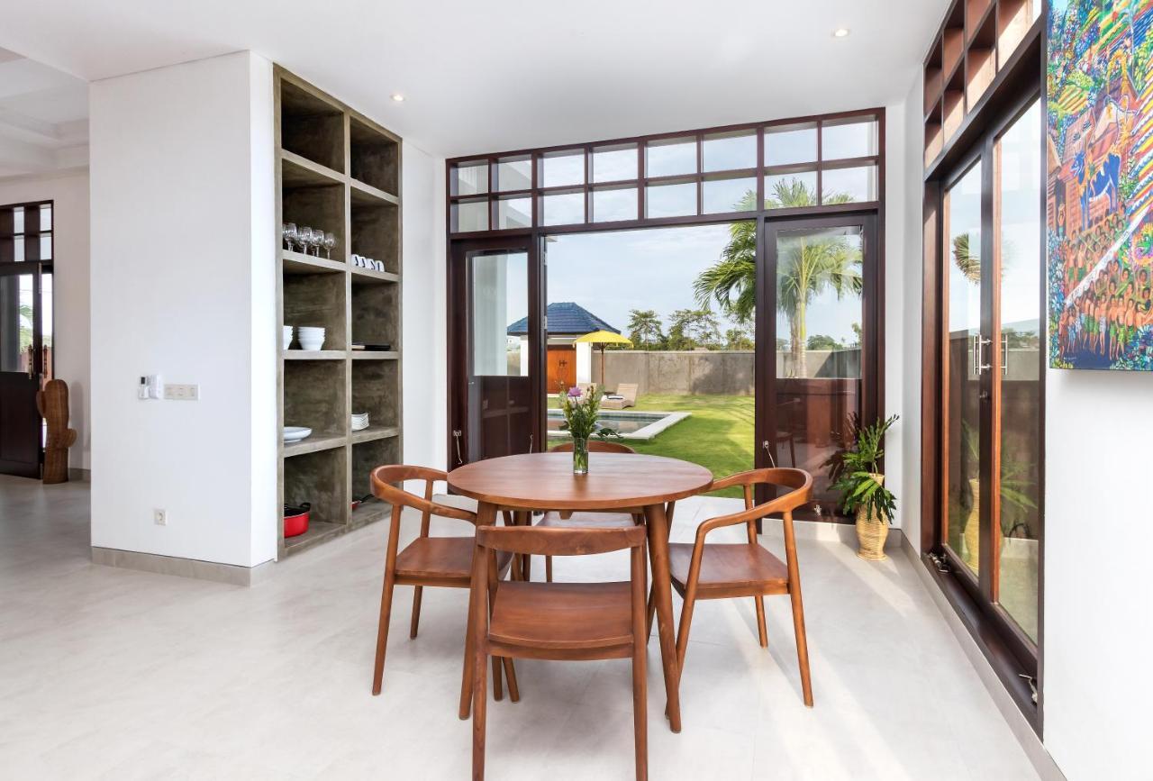Villa Besakih 5Br, 5 Mins To Beach - Canggu Kültér fotó