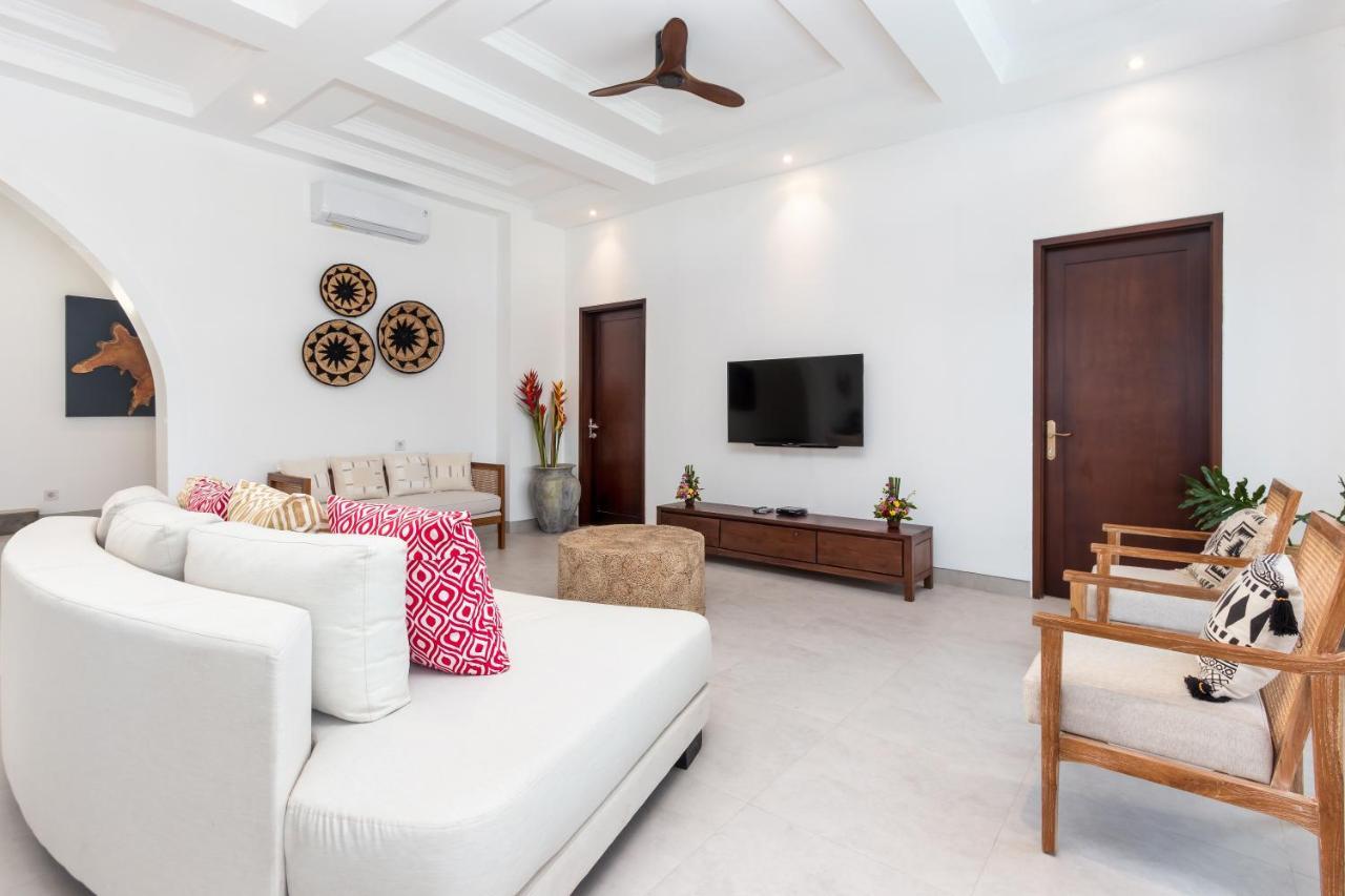 Villa Besakih 5Br, 5 Mins To Beach - Canggu Kültér fotó